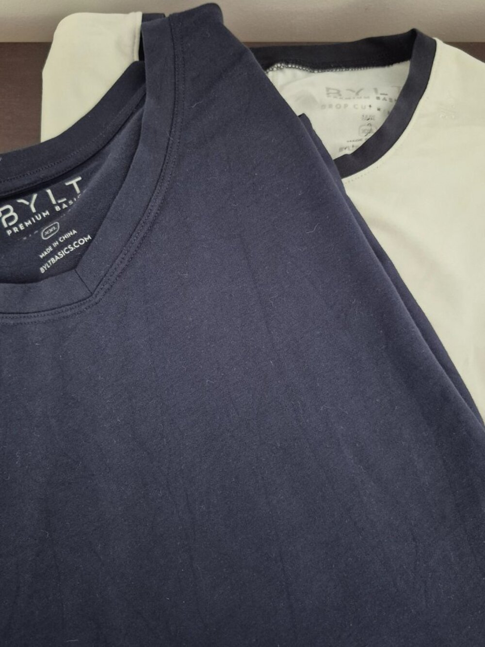 Lot of 2 BYLT XXL Premium Basics Mens Signature Drop Cut Shirt Short Sleeve 0576